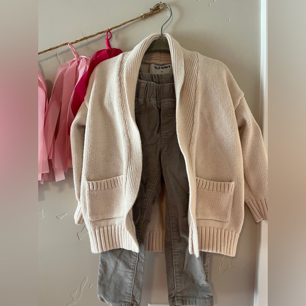 Old Navy Cream Cozy Knit Sweater with Trendy Gap Gray Corduroy Pants